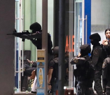 بەهۆی تەقەکردن ٣ کەس کوژران/ هێرشبەرێکی تەمەن ١٤ ساڵ دەستگیرکرا