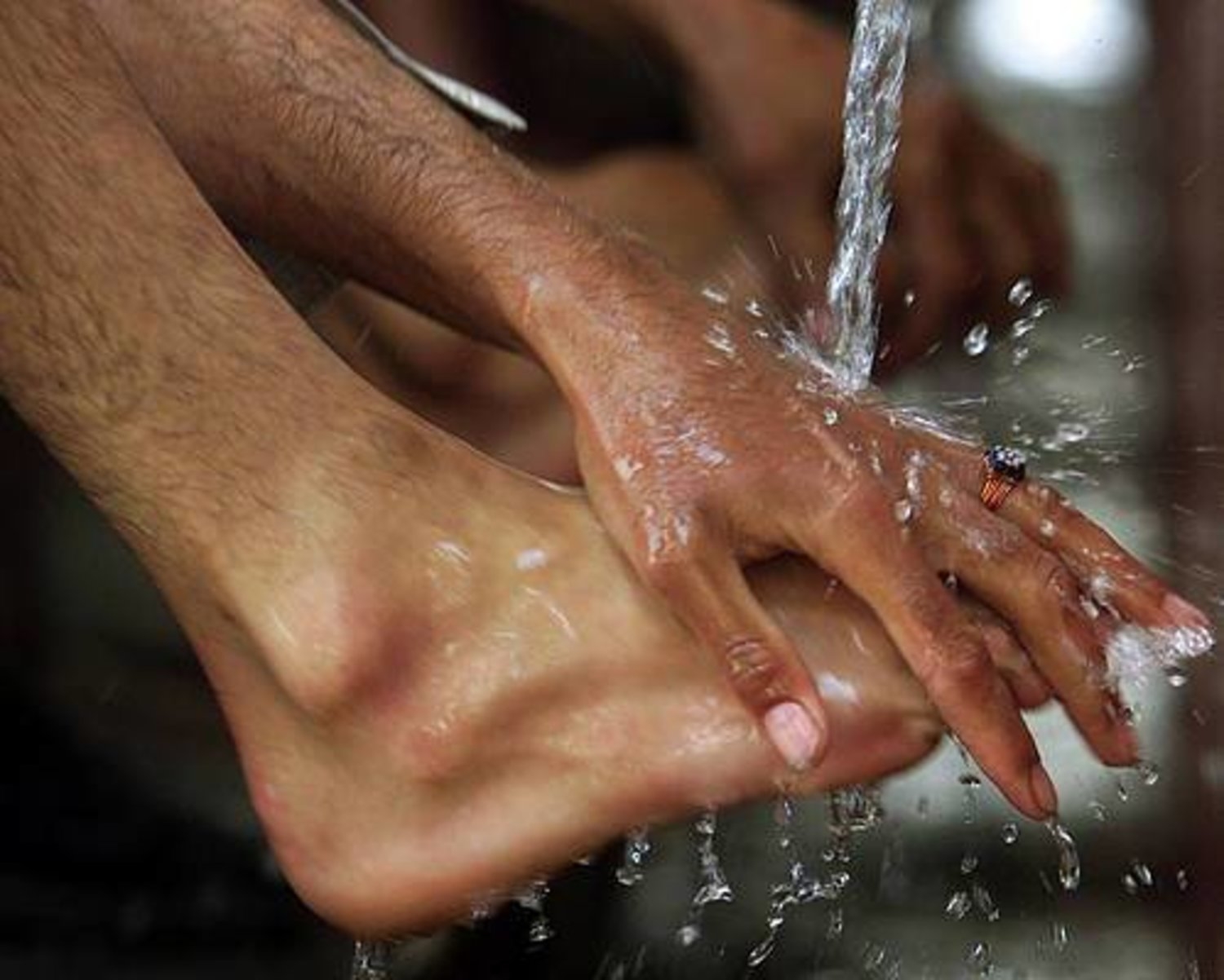 «الجدات على حق»... «نقاط ساخنة» بالجسم تنتشر بها الجراثيم