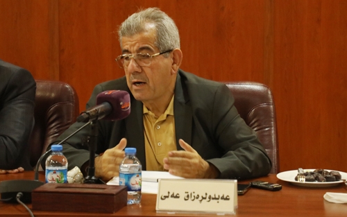 عەبدولڕەزاق عەلی  ئەندامی بەشی ڕۆشنبیری و ڕاگەیاندنی پارتی دیموكراتی كوردستان:     ڕەوایەتیی ڕیفراندۆم لە خودی پرۆسەكەدایە و ئیرادەی گەلی كوردستان ڕەوایەتی پێ دەبەخشێت، نەك لە دەرەوە