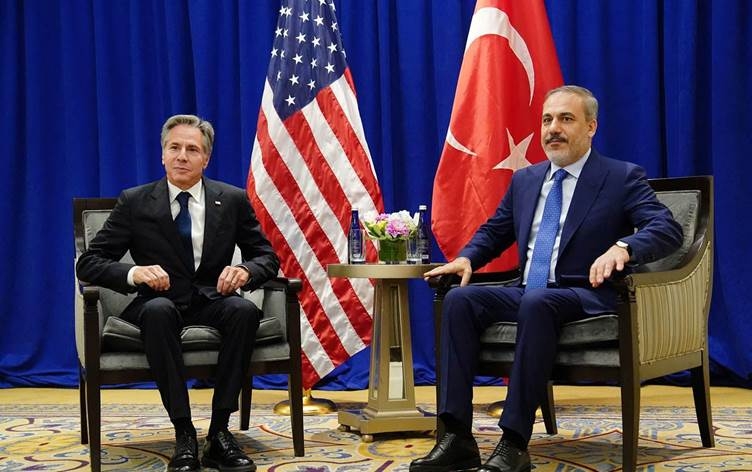 Tirkiye ji Amerîkayê re: Divê piştgiriya YPGyê nekî