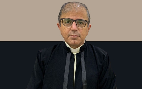 قەشە ئەلئەب جبرائیل  قەشەی سیمێل لە سنووری پارێزگای دهۆك بۆ گوڵان:     بەهاناوەهاتنی قوربانییەكانی حەمدانییە سەلماندی كە ئەم ناوچەیە بەشێكی دانەبڕاوە لە كوردستان