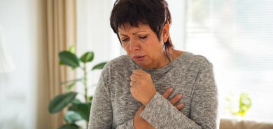 ما سرّ معاناة البعض نزلات البرد الطويلة؟