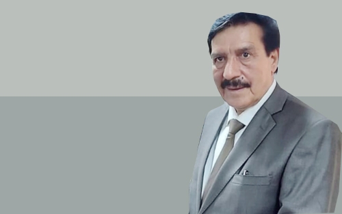 پارێزەر ئیسماعیل سایەمیر  فەیلی پسپۆڕ لە بواری یاسایی و زانستە سیاسییەكان بۆ گوڵان:     مستەفا بارزانی لای كوردانی فەیلی كاریزما و ئەفسانەیەكی مێژووییە بۆ بەرگریكردن لە مافەكانی هەموو زوڵملێكراوێك، نەك تەنیا كورد