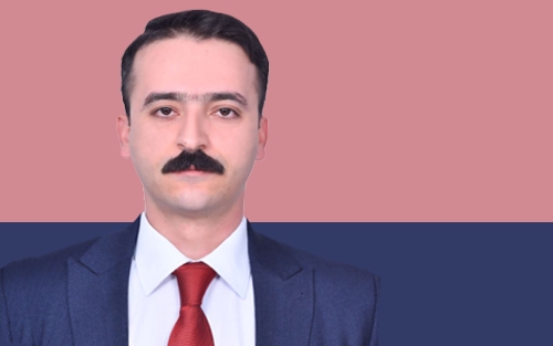 ئاراس جەواد مەلەكشاهی  نووسەرو كەسایەتیی كوردی فەیلی بۆ گوڵان:     كوردانی فەیلی  مەلا مستەفا بارزانی بە باوكی ڕۆحی و ناسنامەی گەلی كوردستان دادەنێن