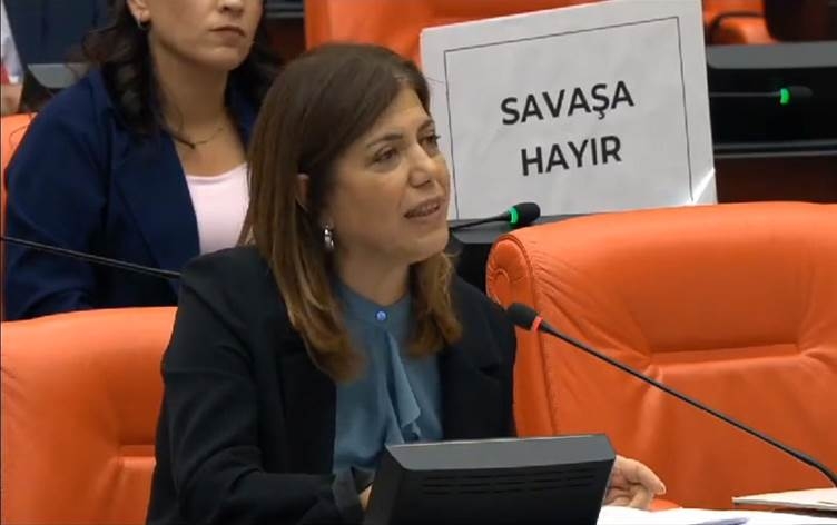 Meral Daniş Beştaş: Çîmentoya dîwarên Îsraîl li Xezeyê çêdike ji Tirkiyeyê diçe