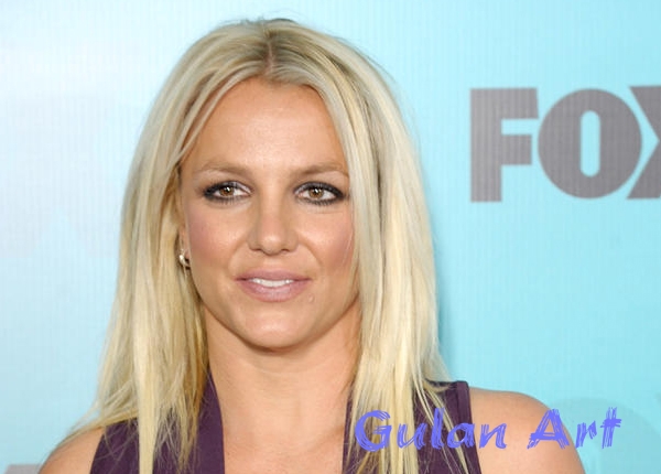 بریتنی سپێرز ددان بەوەدا دەنێت كە تەقلیدی شاكیرا دەكات