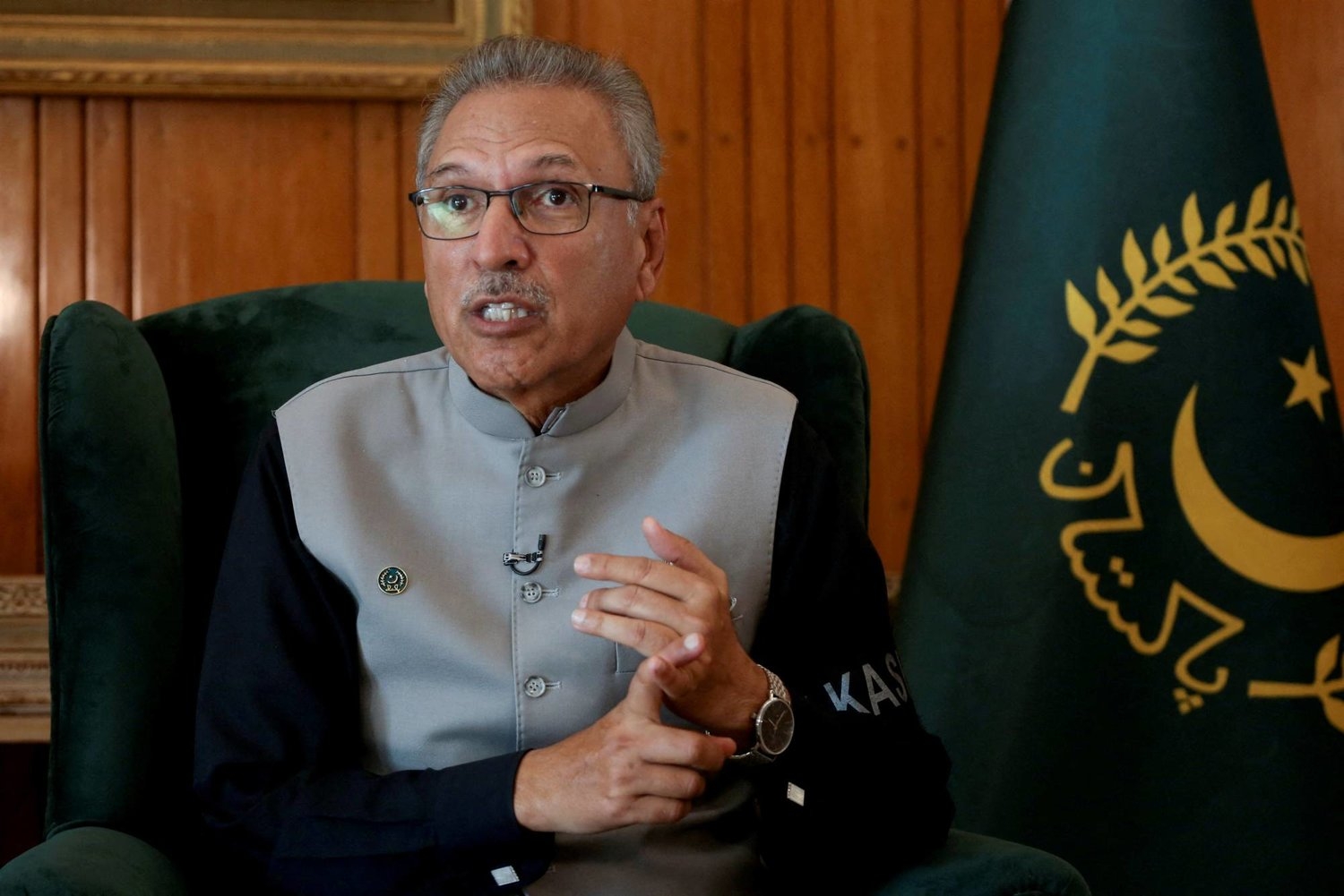 رئيس باكستان: الانتخابات العامة قد لا تُجرى في يناير