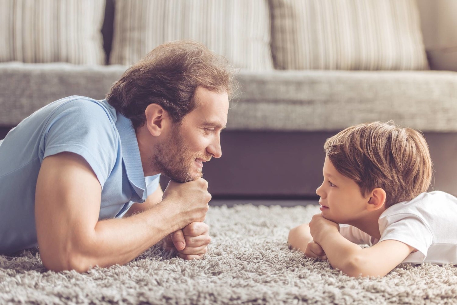 الحرص الزائد من الآباء يعوق استقلالية الأبناء