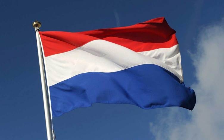 هولندا تطالب رعاياها بمغادرة العراق