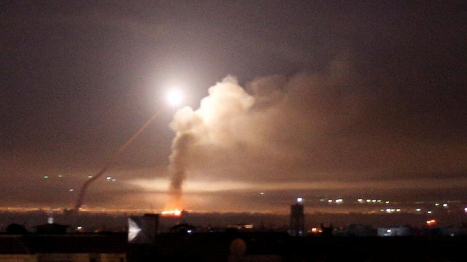 Biden soza lêdanên zêdetir li hêzên Îranî li Sûriyê dixwe