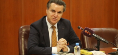 سەروەر كەمال هاواری  بریكاری وەزارەتی بازرگانی و پیشەسازیی حكومەتی هەرێمی كوردستان:     كەمینەیەكی سیاسی لە عێراقدا خواستی خۆسەپاندن و جێبەجێكردنی سەنترالیزمیان هەیە، ئەوان دەیانەوێت هەموو دەسەڵاتەكان بگوازنەوە بۆ ناوەند و هەرێمی كوردستان لە مافە دەستووری