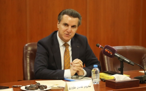 سەروەر كەمال هاواری  بریكاری وەزارەتی بازرگانی و پیشەسازیی حكومەتی هەرێمی كوردستان:     كەمینەیەكی سیاسی لە عێراقدا خواستی خۆسەپاندن و جێبەجێكردنی سەنترالیزمیان هەیە، ئەوان دەیانەوێت هەموو دەسەڵاتەكان بگوازنەوە بۆ ناوەند و هەرێمی كوردستان لە مافە دەستووری