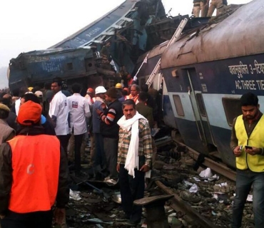 بەهۆی ڕووداوێکی شەمەندەفەر لە هیندستان سێزدە کەس گیانیان لەدەستدا