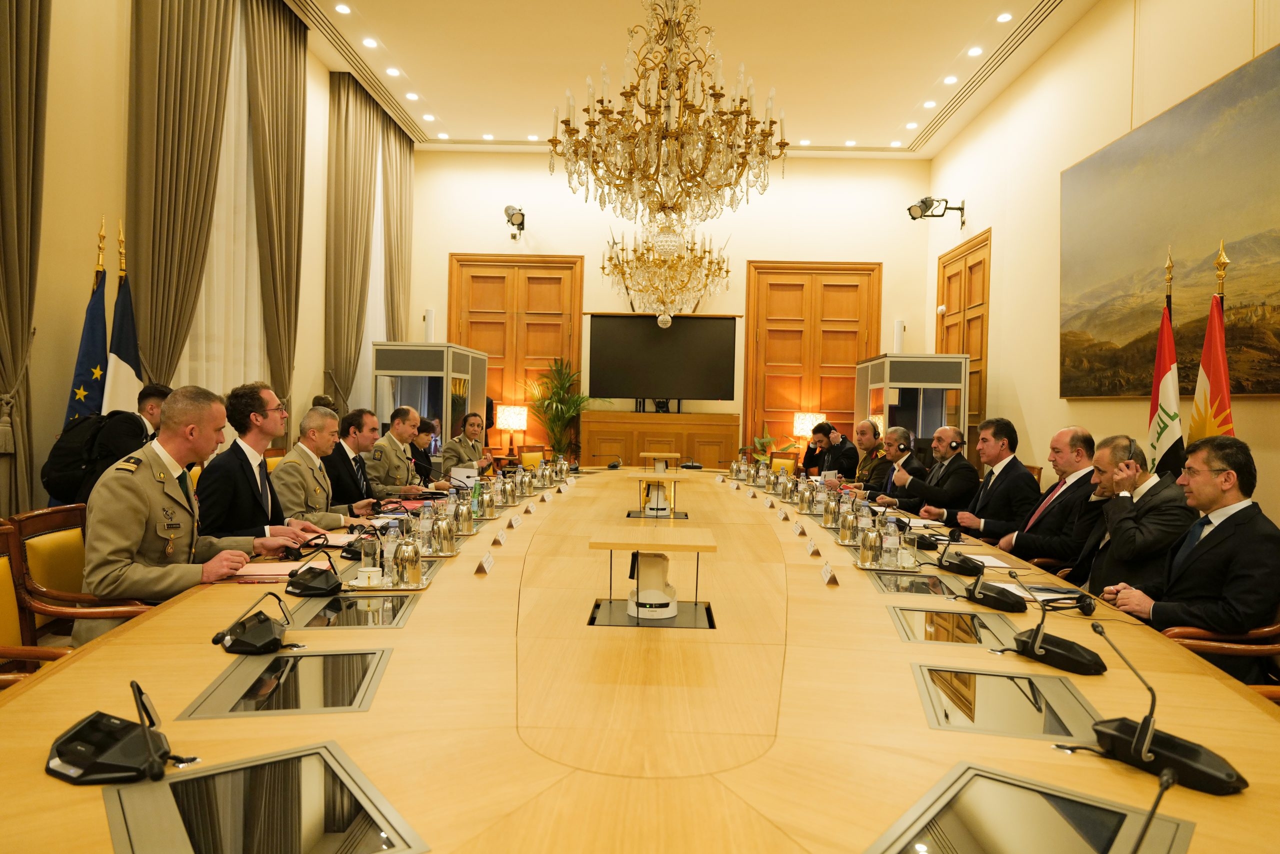 سه‌رۆك نێچيرڤان بارزانى له‌گه‌ڵ وه‌زيرى به‌رگريى فه‌ره‌نسا كۆبووه‌وه‌