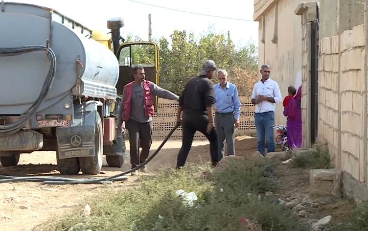 Rêveberiya Xweser li Şêx Meqsûd û Eşrefiyeyê mazot li xelkê belav kir