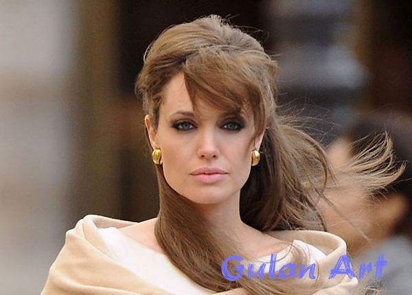 ئەنجلینا جۆلی:منداڵبوون ڕزگاری كردم