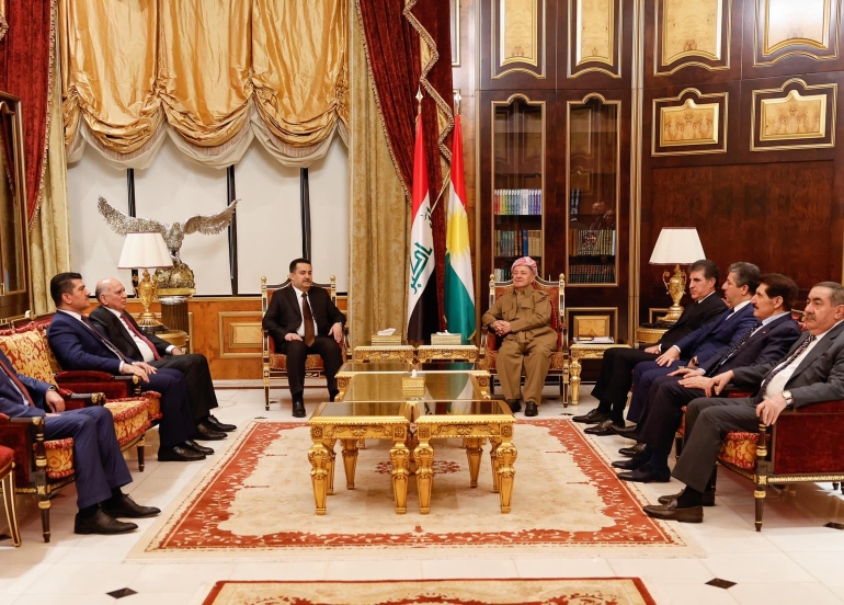 سەرۆک بارزانی پێشوازی لە سەرۆکوەزیرانی عێراقی فیدڕاڵ دەکات