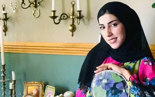 ئەژین ساڵح:     ئامانجم لە كاركردنی دەرەوەی ماڵ، ئەوەیە كە پاڵپشتییەكی دارایی بۆ خۆم دروست بكەم