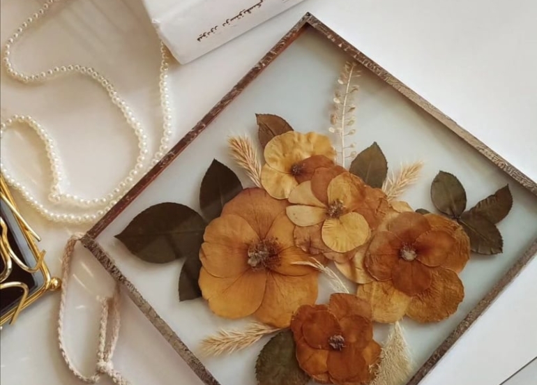 ئەژین ساڵح:     ئامانجم لە كاركردنی دەرەوەی ماڵ، ئەوەیە كە پاڵپشتییەكی دارایی بۆ خۆم دروست بكەم