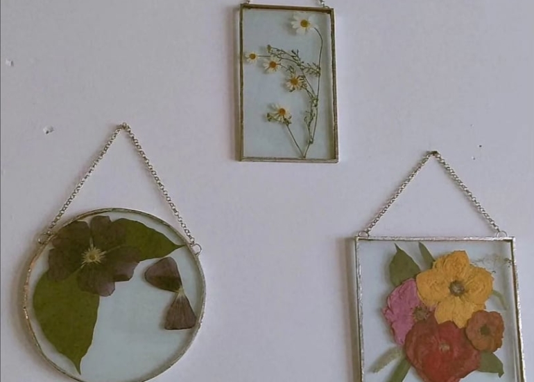 ئەژین ساڵح:     ئامانجم لە كاركردنی دەرەوەی ماڵ، ئەوەیە كە پاڵپشتییەكی دارایی بۆ خۆم دروست بكەم