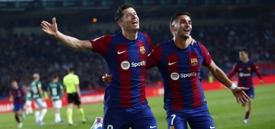 ليفاندوفسكي ينهي صيامه عن التهديف ويقود برشلونه لإسقاط ألافيس