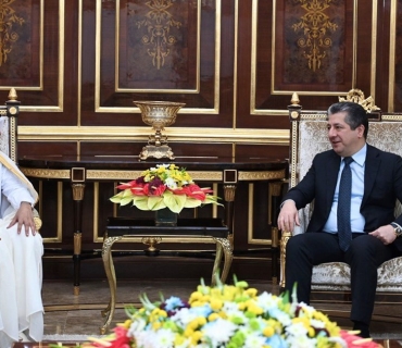 مەسرور بارزانى، سەرۆكی حکوومەتی هەرێمی كوردستان، پێشوازیى له‌ حسێن عه‌لى ساڵح ئه‌لفه‌زاله‌ کونسوڵى گشتيى قەتەڕ له‌ هه‌رێمى كوردستان كرد.