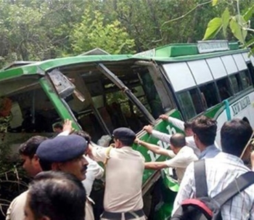 لەئەنجامی وەرگەڕانی پاسێک ٣٧ کەس گیانیان لەدەستدا