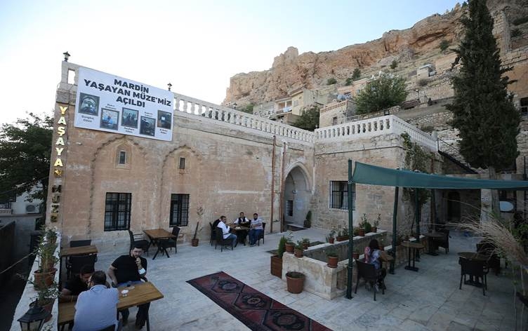 MÊRDÎN - Koşka 400 salî kir mûzexane: Mehane 25 hezar geştyar li deriyê wê dixin