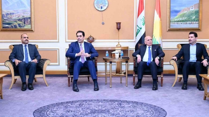 Wezîrê Derve û Cîgirên Serokê Perlemana Iraqê gehiştin Hewlêrê