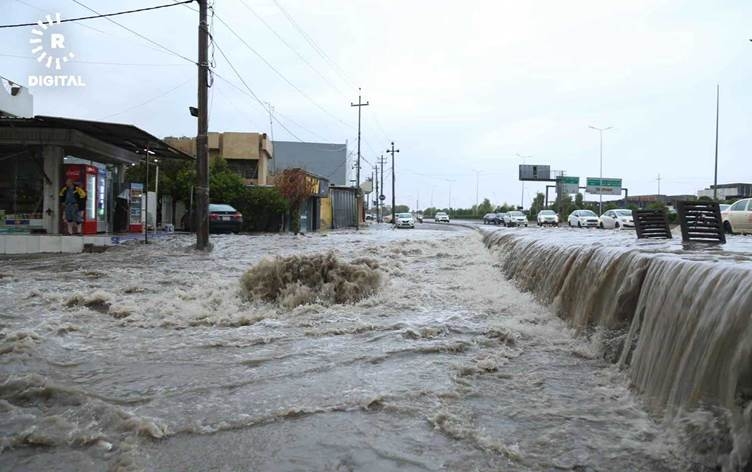 Li Hewlêrê piştî baraneke gur lehî rabû