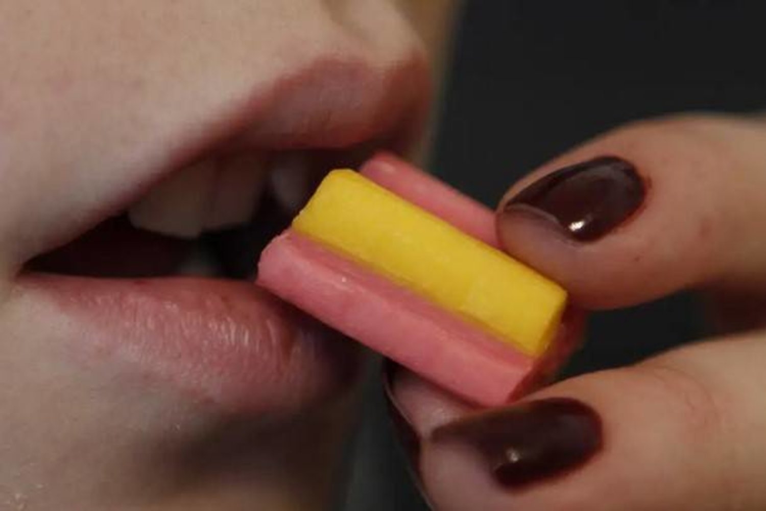 مضغ اللبان بين الفوائد والأضرار؟