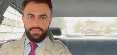 پەیوەندی کەسی و خزمایەتی ئامرازێکە بۆ دەسکەوتنی کار سەرەڕای هەبوونی بڕوانامە و شارەزایی .