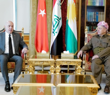 ســــەرۆک بــــارزانی پێشوازی لە باڵێۆزی تورکیا لە عێراق دەکات