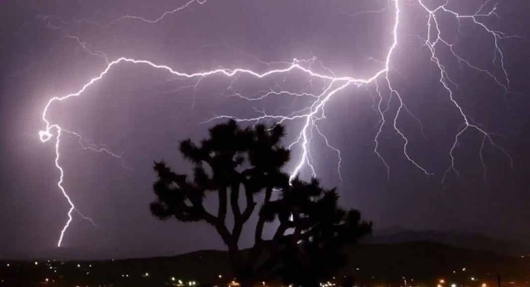 بەهۆی هەورەبروسکە ٢٤ کەس گیانیان لەدەستدا