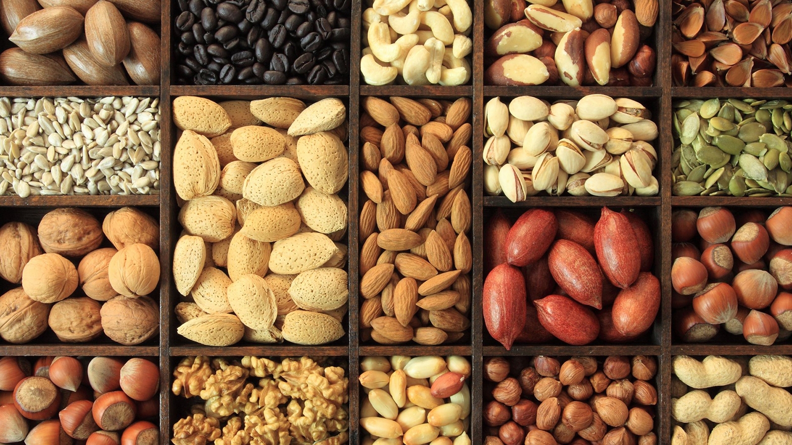 هل المكسرات أكثر فائدة من البيض في الفطور؟ علماء يجيبون