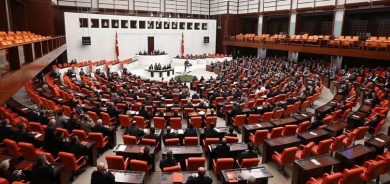 Fezlekeyên 9 parlamenteran gihiştin parlamentoyê