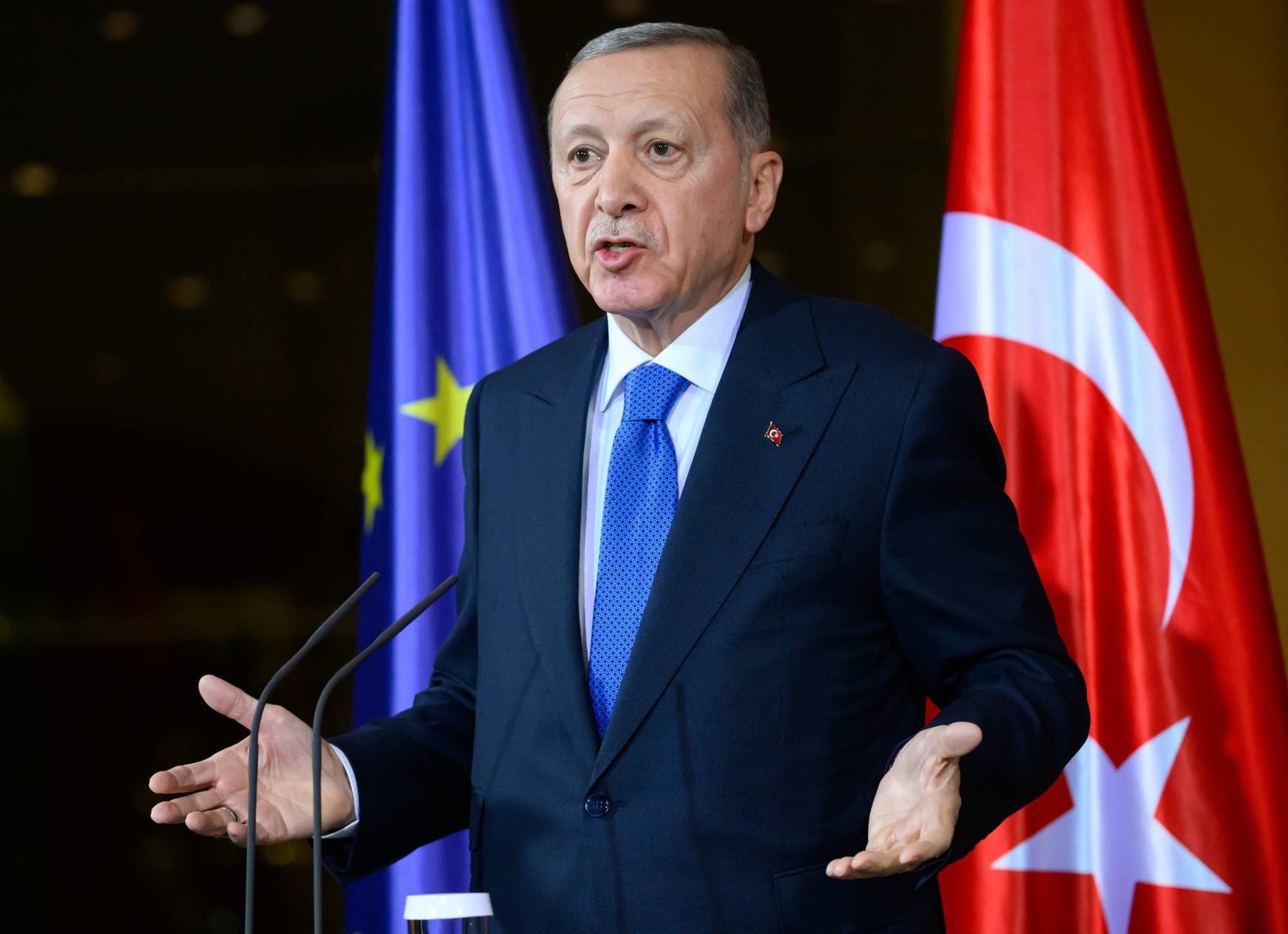 إردوغان يرحب بالهدنة ويصف نتنياهو بأنه «جزار غزة»