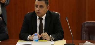 داود هوهان داود  سەرۆكی لێژنەی كارگێڕیی نەتەوەی ئەرمەن لە ئیدارەی سەربەخۆی زاخۆ:     ئێمە 400 ساڵە لە عێراق دەژین، حیسابی هاووڵاتیمان بۆ ناكەن، بەڵام تەنیا 100 ساڵە لە كوردستان دەژین كورسییەكی كۆتامان لە پەرلەمانی كوردستان هەیە   