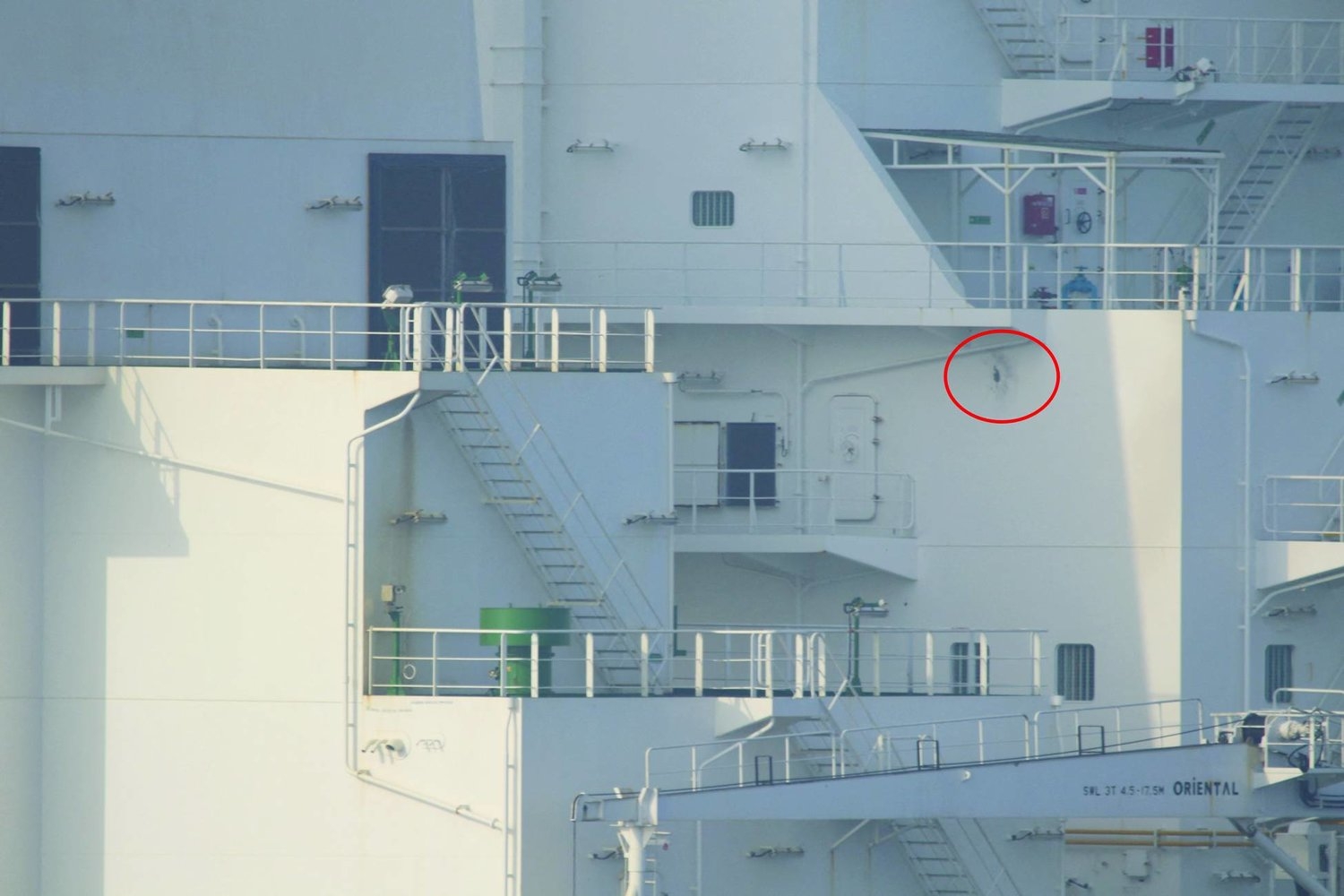 «الحرس الثوري» يحتجز سفينتين عليهما 34 أجنبياً بزعم تهريب الوقود