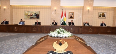 مجلس وزراء كوردستان: على الحكومة الاتحادية تحقيق العدالة تجاه موظفي الإقليم وصرف رواتبهم المستحقة