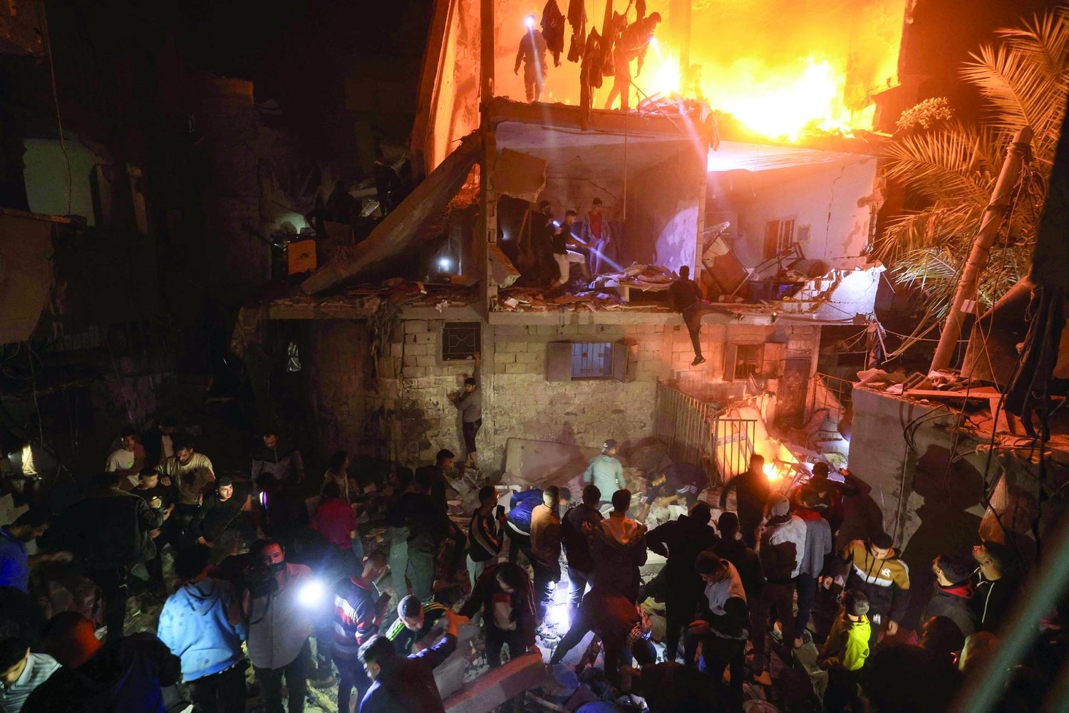 «رعب مطلق» في غزة... وخان يونس مقفرة