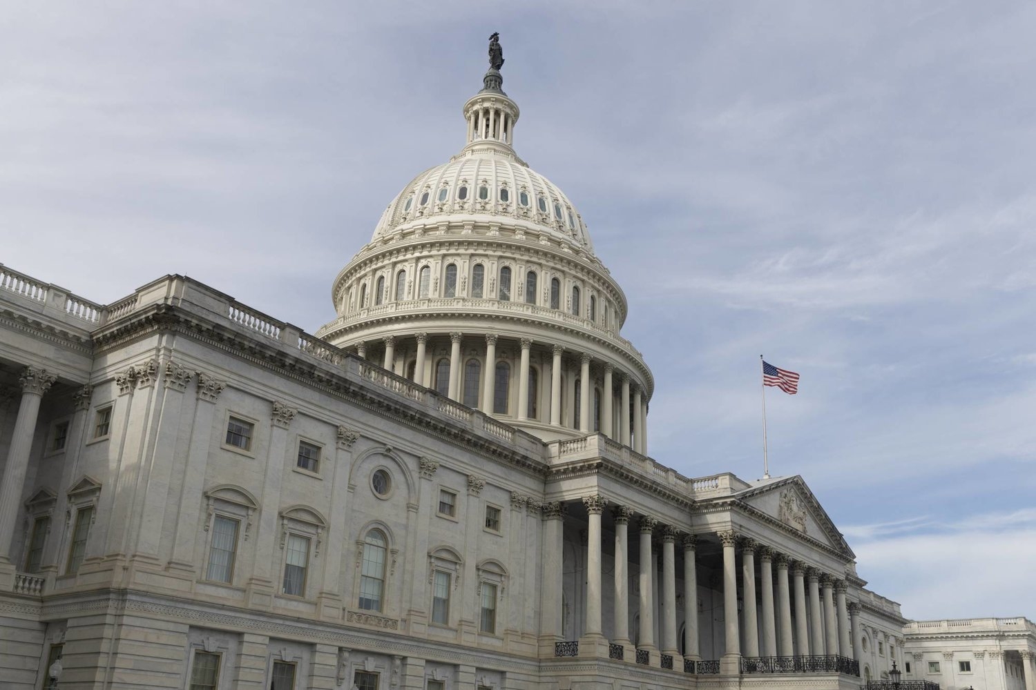 «الشيوخ الأميركي» يعرقل إقرار حزمة مساعدات ضخمة لأوكرانيا وإسرائيل