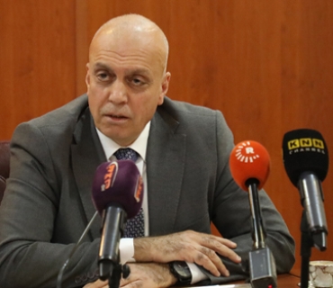 هەندرێن محەمەد  سەرۆكی پێشووی كۆمیسیۆنی باڵای هەڵبژاردن و ڕاپرسی لە هەرێمی كوردستان:     ئەگەر دەستوورمان هەبووایە ڕووبەڕووی ئەم كێشانە نەدەبووینەوە و هەڵبژاردنەكان دوانەدەخران