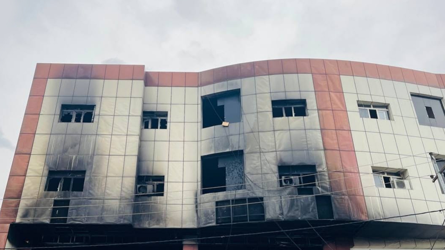 سفيرة واشنطن لدى بغداد تُعزّي بضحايا حريق سوران