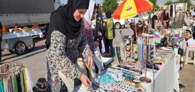 دوو خوشكی  كارامە و دەستڕەنگین