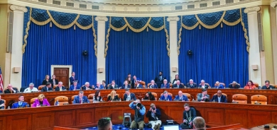 النواب يباشرون إجراءات عزل بايدن