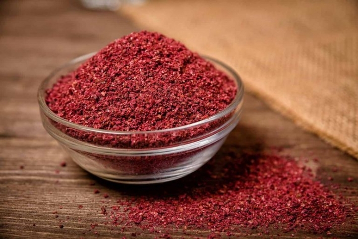 السماق.. فوائد مدهشة للصحة والبشرة والشعر