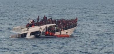 إنقاذ 51 شخصاً إثر غرق قارب مهاجرين قبالة السواحل اللبنانية