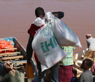 ناردنی هاوکارییە مرۆییەکانی تورکیا بۆ لێقەوماوانی لافاو لە سۆماڵ