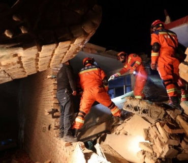 بومەلەرزەیەک لە باکووری ڕۆژئاوای چین ڕوویدا و بەهۆیەوە زیاتر لە 100 کەس گیانیان لەدەستدا